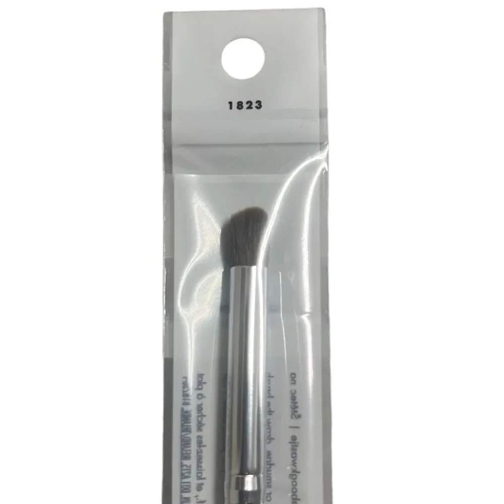 E.l.f. Professional Essentials Eye Crease Eye Shadow Vegan Brush 1823 NEW‎